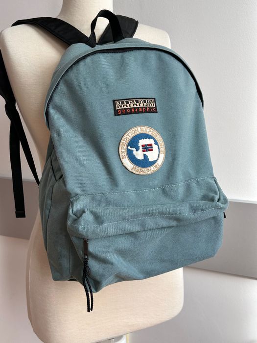 Интересна текстилна раница napapijri