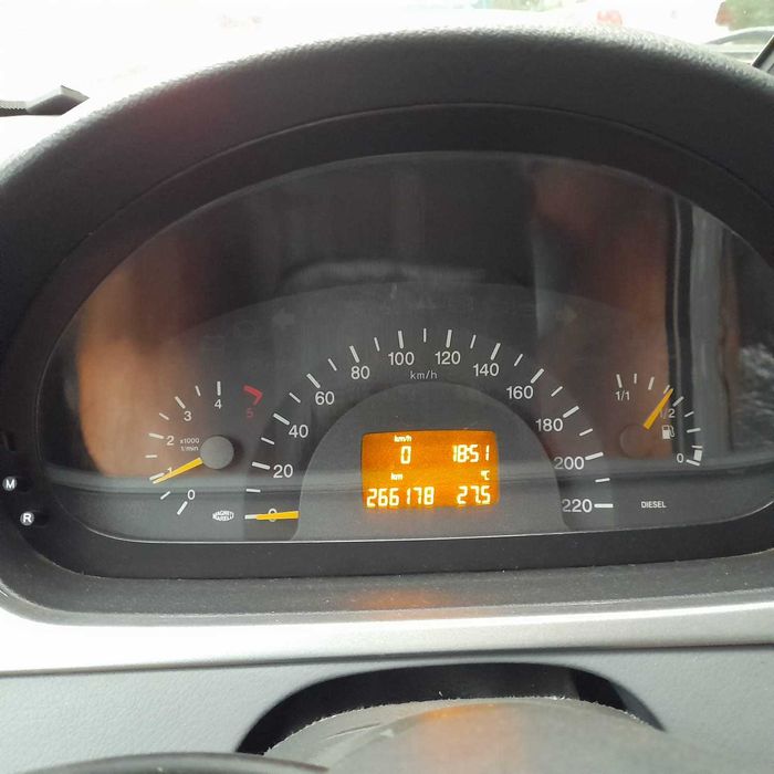 Mercedes Viano 2.2 CDI , an 2005, 267.800 km, 6 locuri, pat in spate