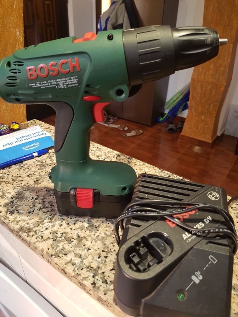 autofiletanta.bosch albastru 14,4v si una de 18v