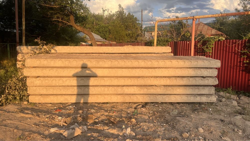 Продам плиты перекрытия.