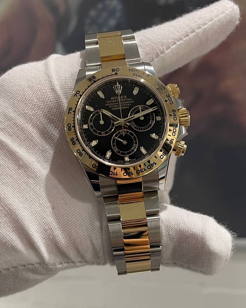 Rolex daytona cosmograph black dial
