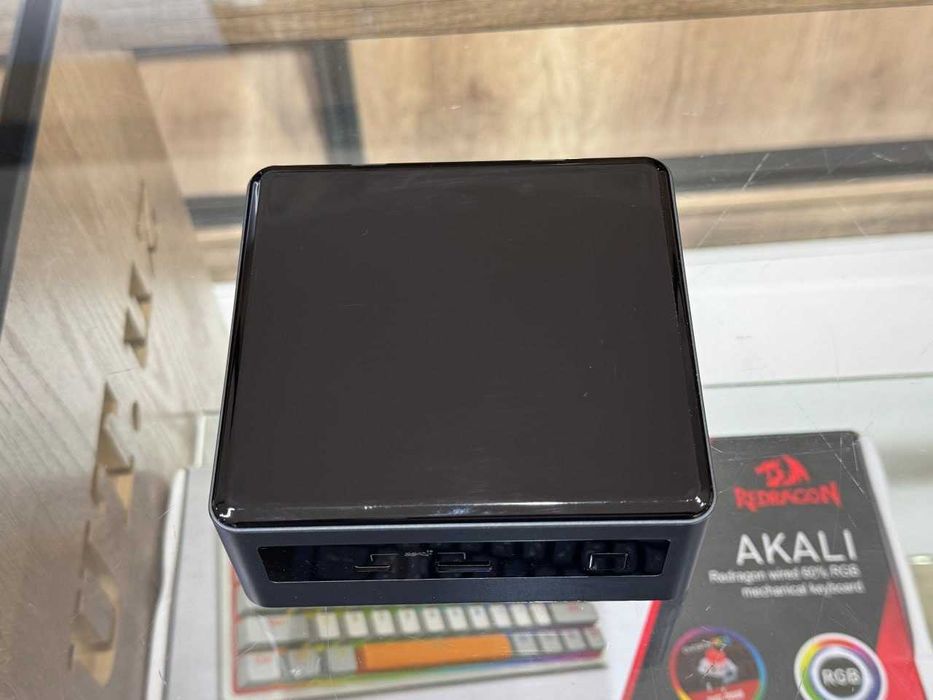 MiNi PC intel NUC10FNH Core i3-10110U ram 16 SSD m2 128+500гб HDD