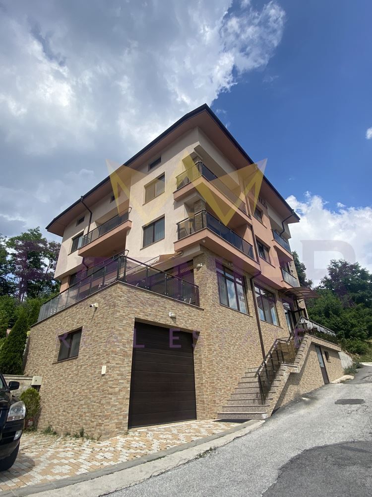 Продава се Хотел в Доспат - 780 кв.м за 885 €/кв.м - Снимка #1