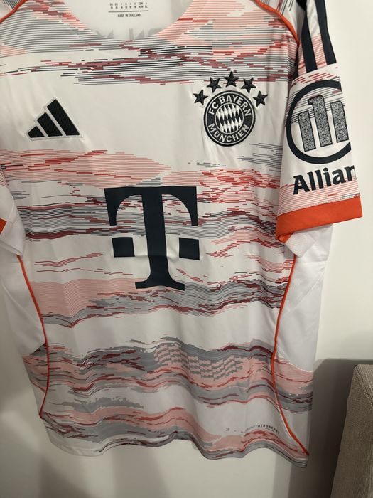 Tricou Bayern Munchen away sezonul nou fotbal
