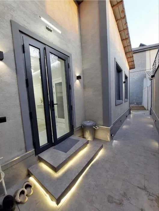 Мирзо Улугбек продается дом махалля Подшобог соток 2,2 фасад 9м