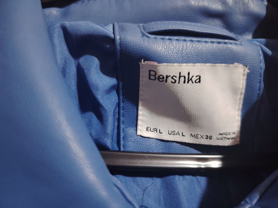 Дамско кожено манто Bershka