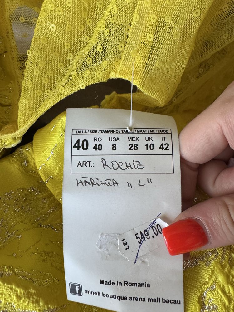 Rochie de ocazie galbena.