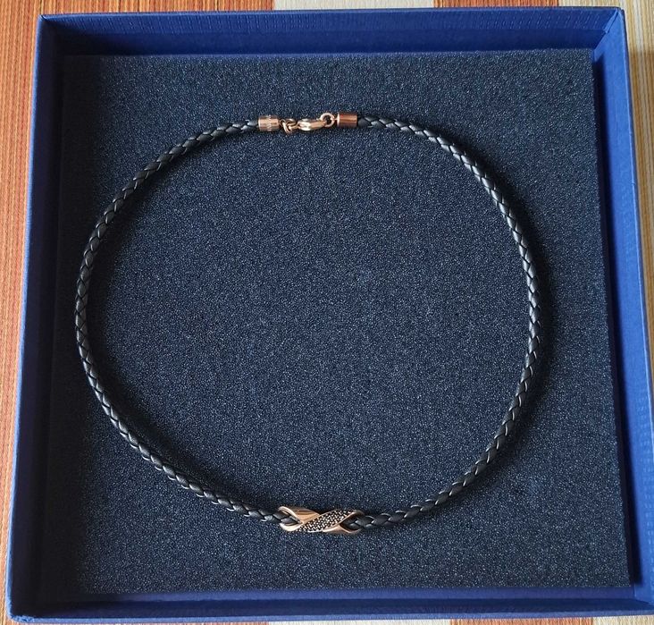 Swarovski Cross Signature lant piele, pandantiv aur roz cristale negre