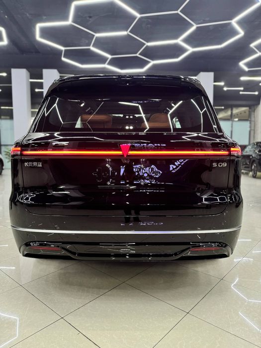 Deepal S09 Ultra AWD Gibrid Rasman Farg'onada