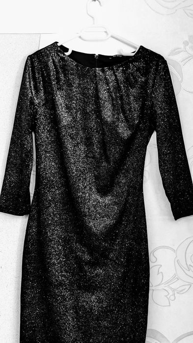 Rochie midi de ocazie din catifea elastica, strălucitoare