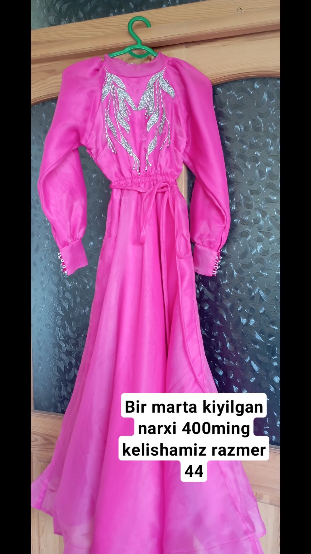 Bir marta kiyilgan toshlari tushmagan yangi