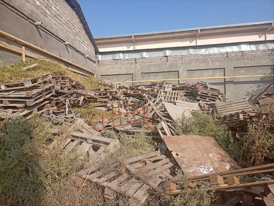 Ўтин сотилади паддон ва опалувкадан чиқган