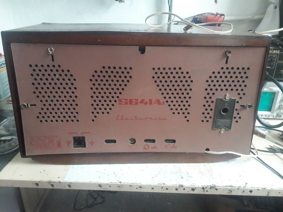 Aparat radio vintage pe lampi - Electronica S641-A1