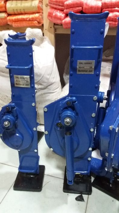Домкрат реечный 5тн и 10тн