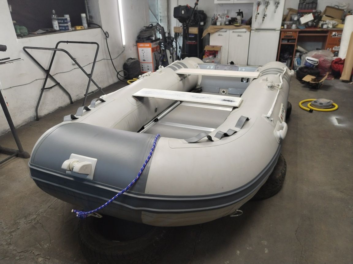 Надуваема лодка с извънбордов двигател evinrude 4hp къс ботуш+сонар