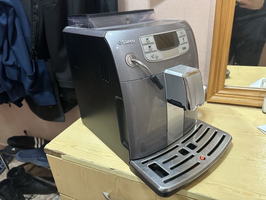 Saeco Intelia Evo кафе/еспресо машина