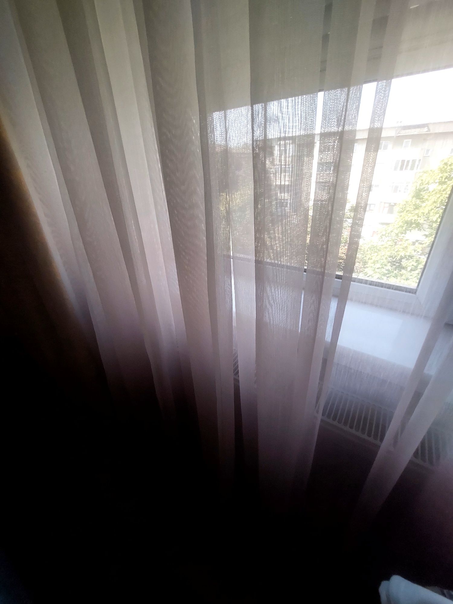 Vând perdea degrade și draperie din catifea crem cu inserții aurii
