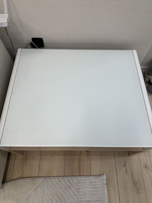 Продам стильный журнальный столик