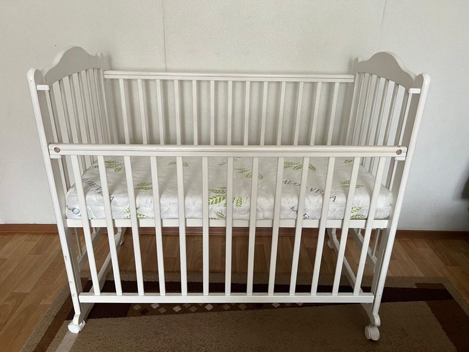 Манежка, манеж, кровать детская.