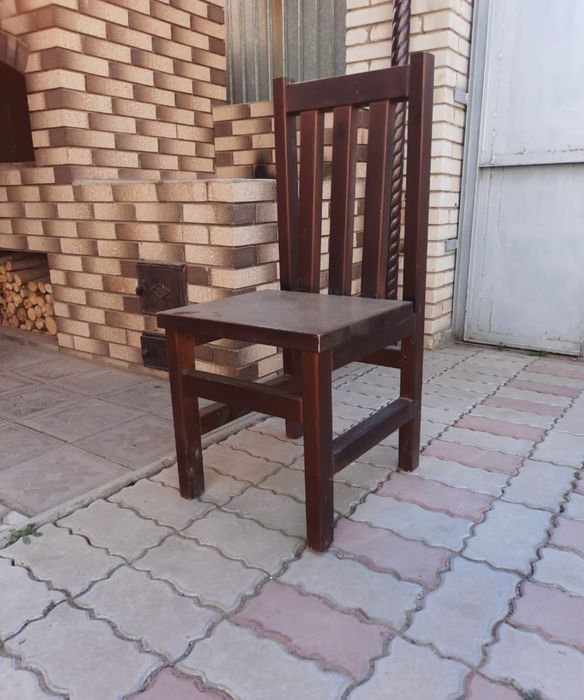 Продам стул деревянный качественный массивный