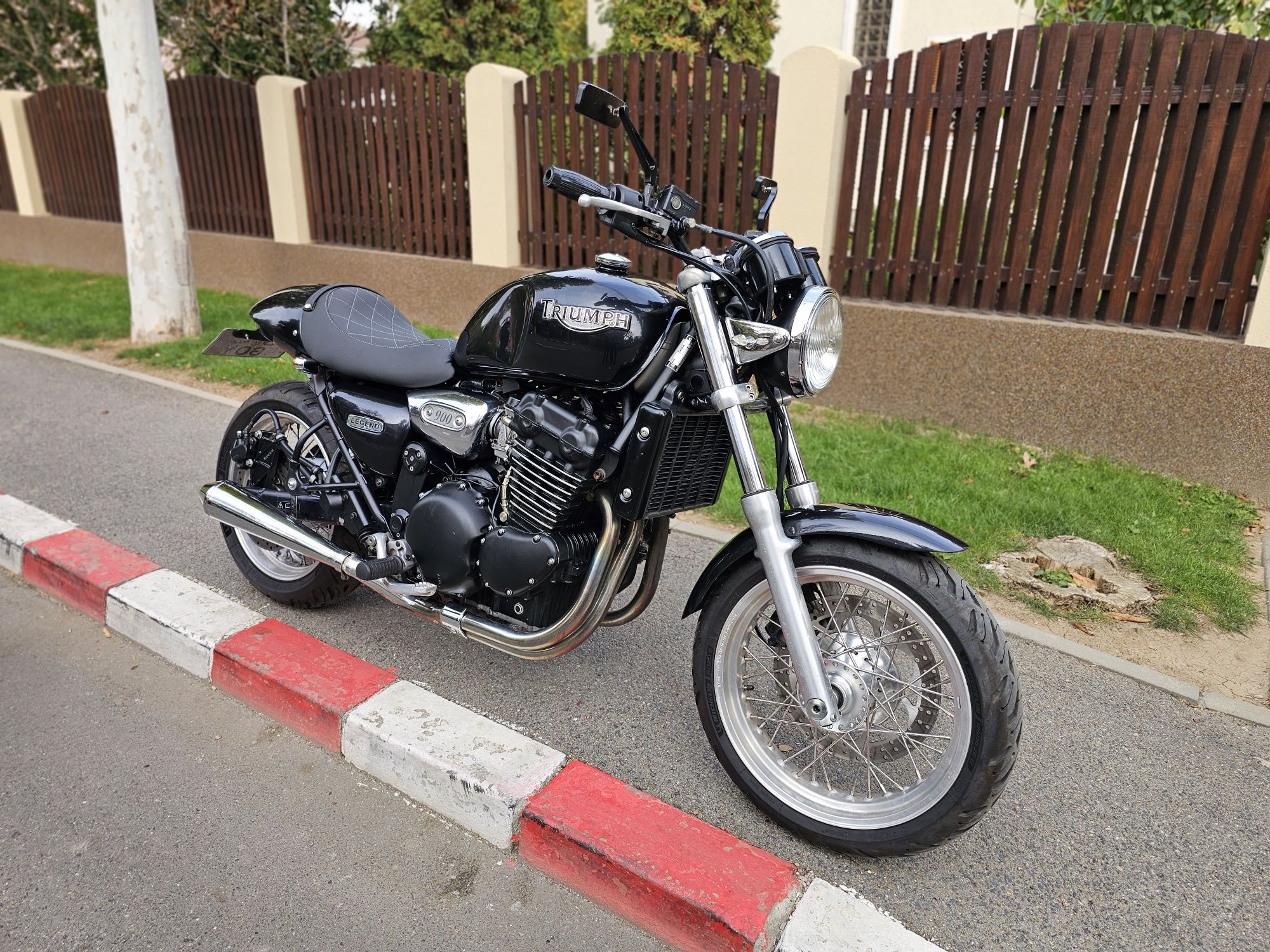 Triumph Legend TT 2000 - Cafe Racer