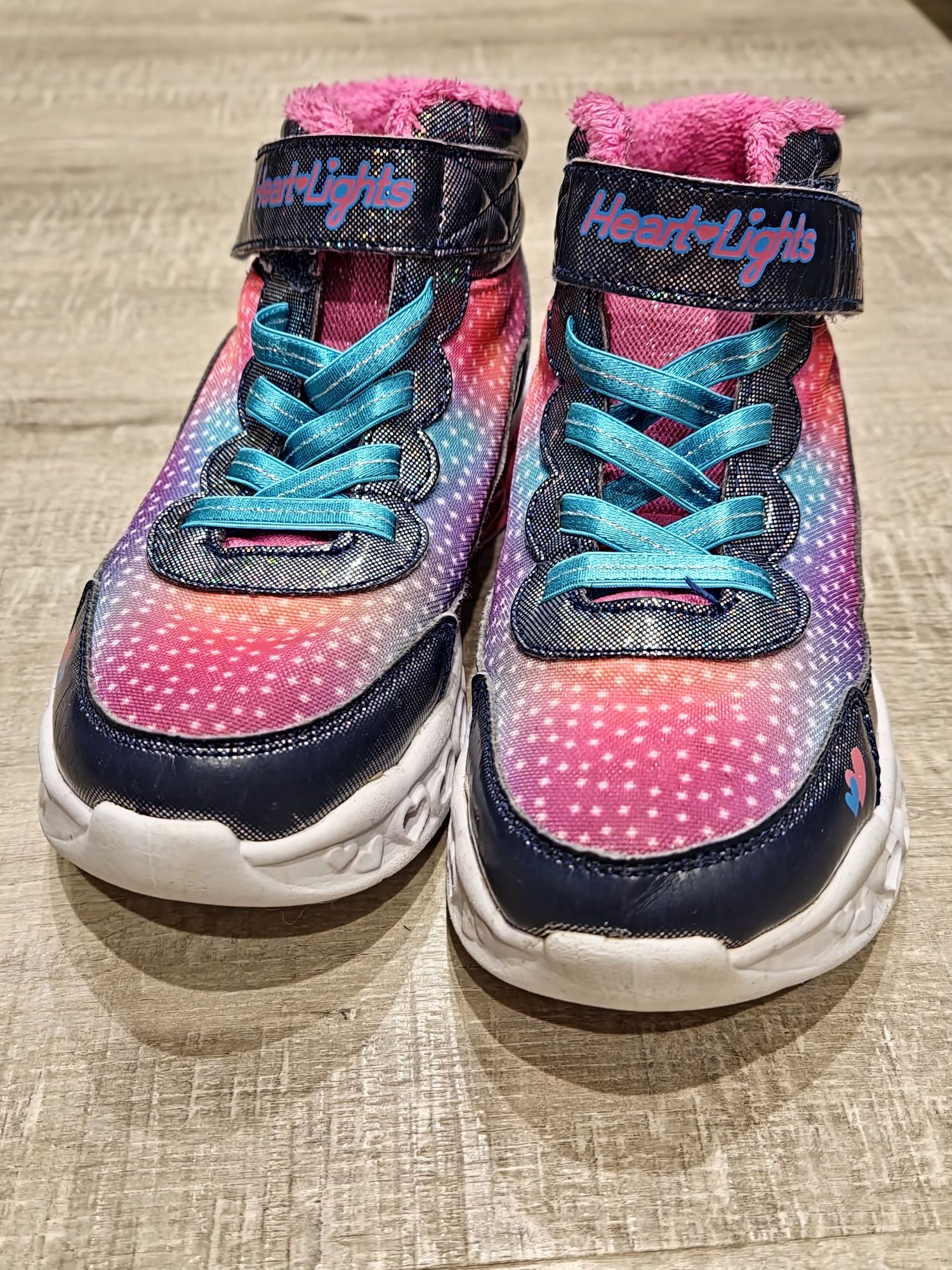 Прекрасни Skechers за момиче 30 номер