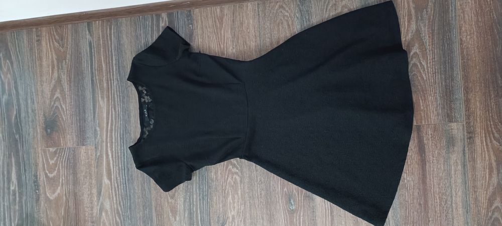 Елегантни черни рокли