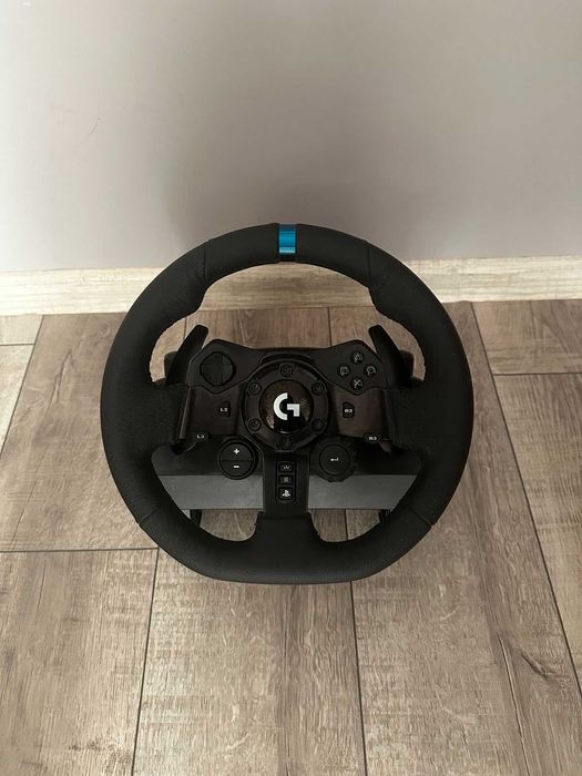 Волан, педали и скоростен лост Logitech G923