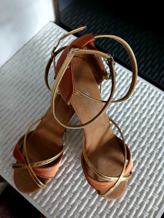 Дамски Обувки за латино танци