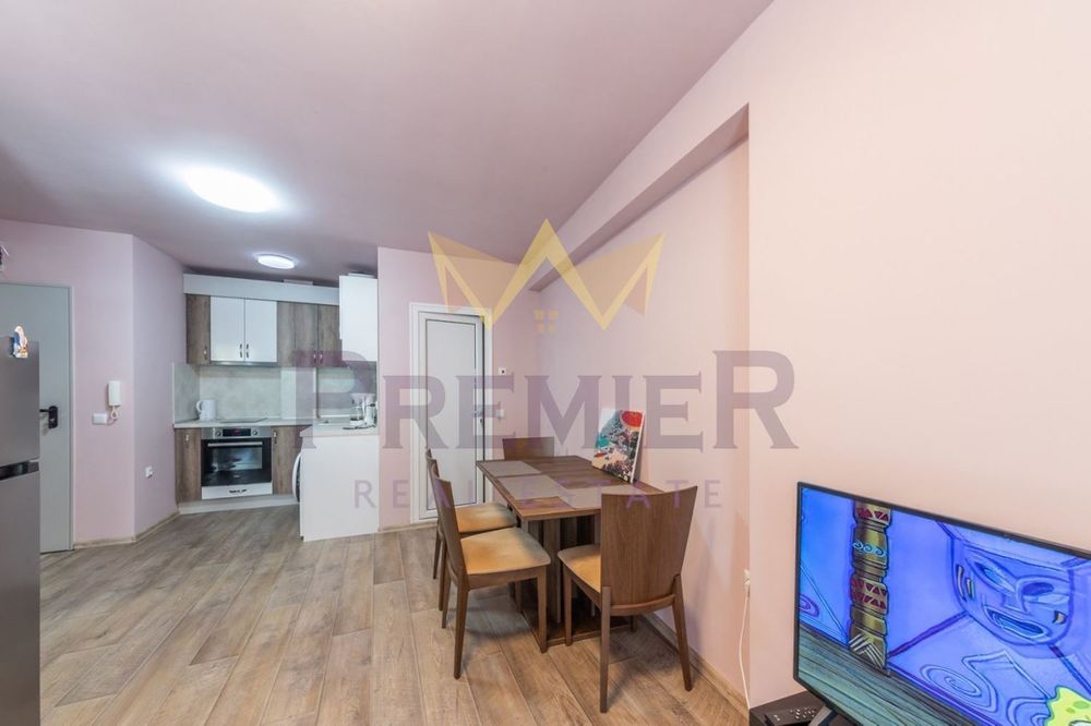 Дава се под наем Двустаен апартамент в Варна, Колхозен пазар - 55 кв.м за 408 € - Снимка #1