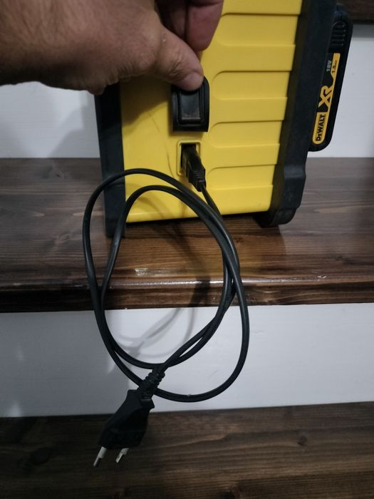 Radio adaptat dewalt 18 volți