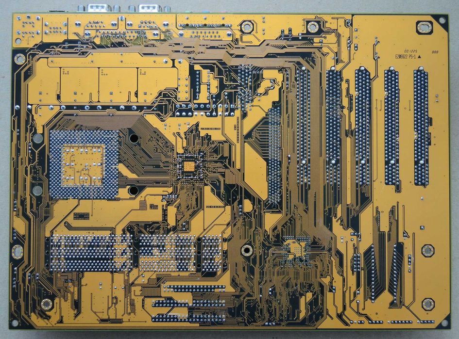 Shuttle AK12 Via Apollo KT133 Socket 462/A Testat