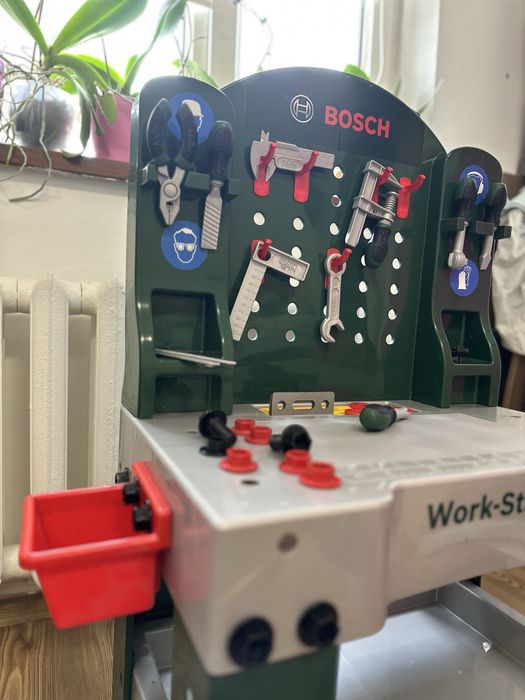 Banc de lucru Bosch pentru copii + accesorii | stare excelentă |