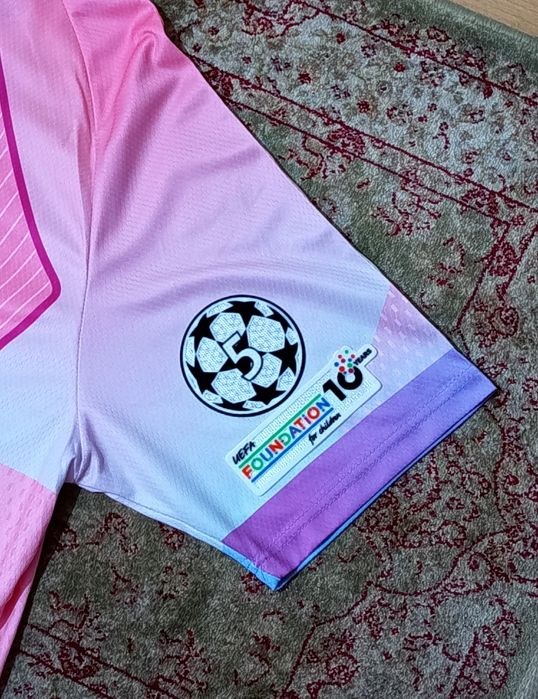 Tricou F.C.B roz