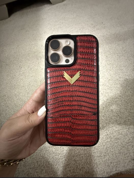 Husa Velante iPhone 16 Pro Max 500 lei amandoua