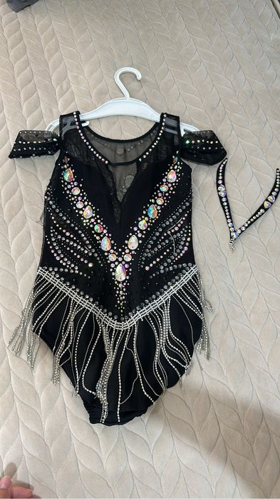Продам шикарный купальник для гимнасток