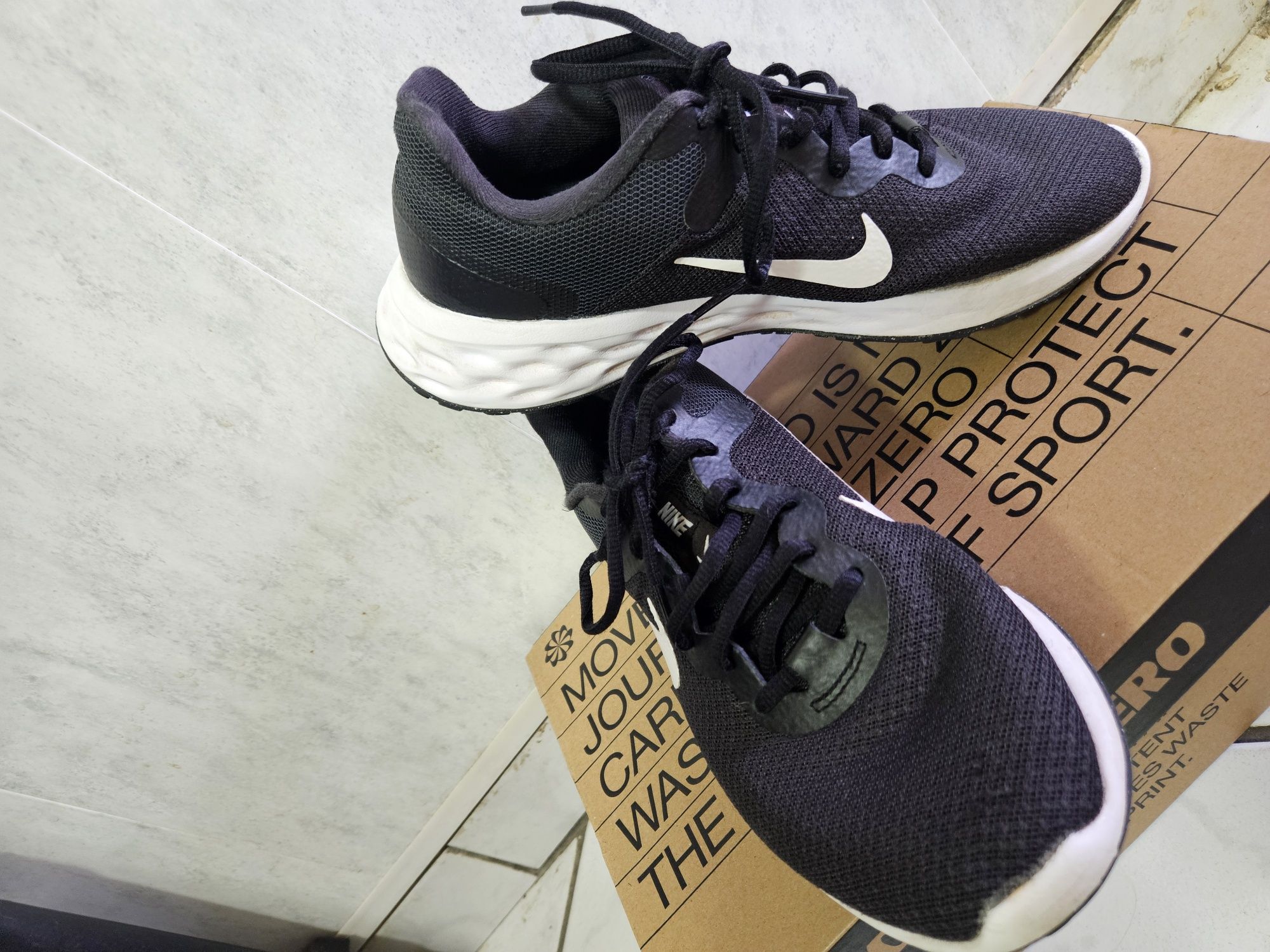 Nike Revolution 6