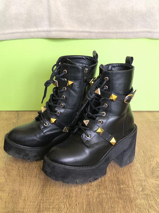 Дамски зимни ботуши