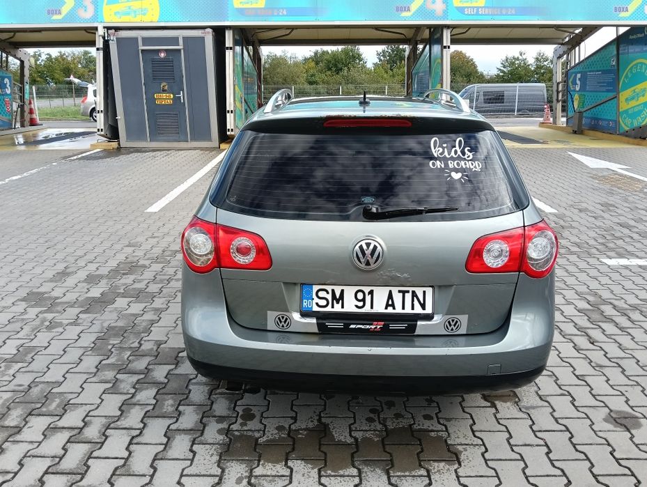 Vând volkswagen passat b6