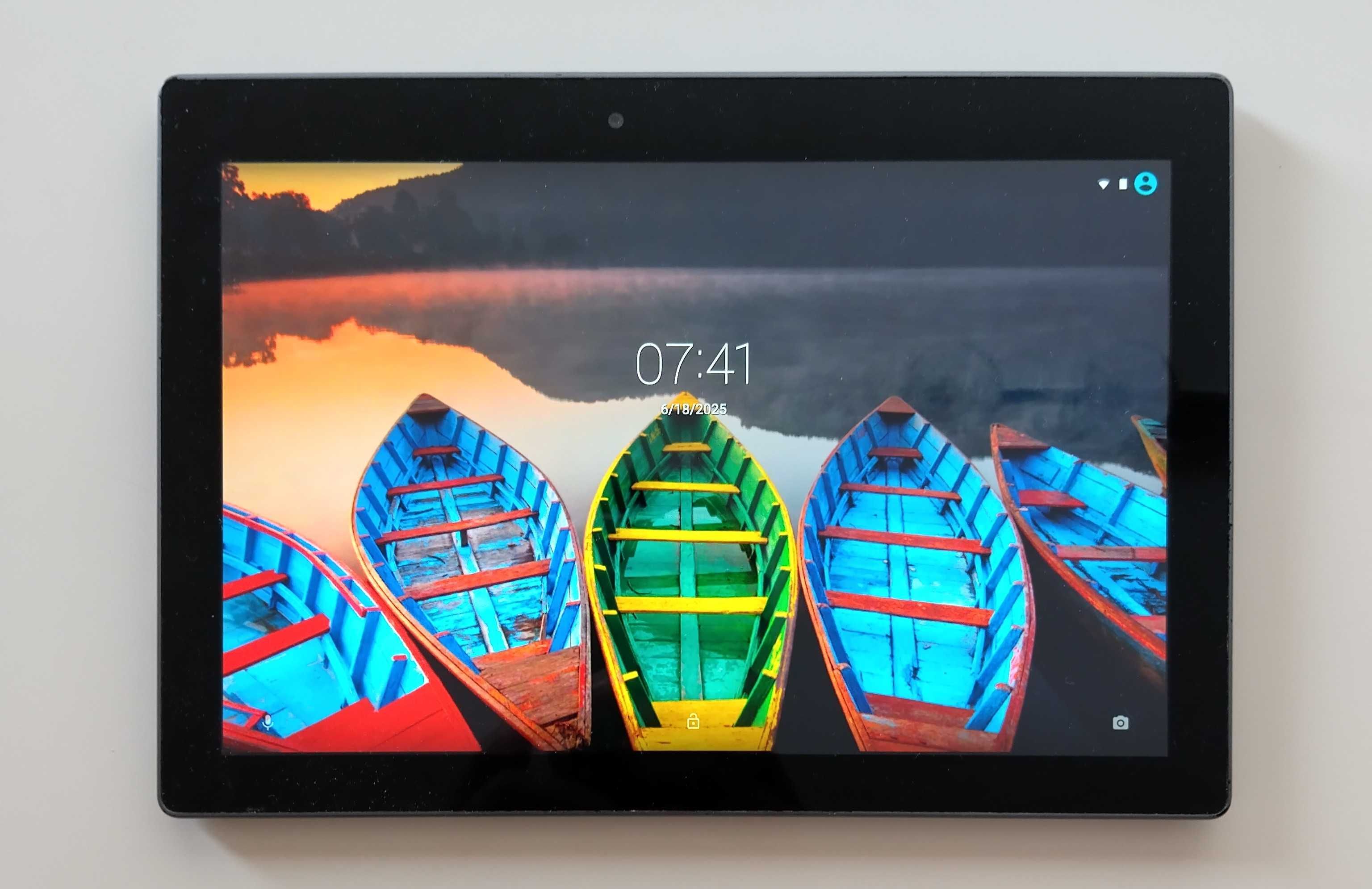 Продавам таблет Lenovo(Леново) M10 TB3-X70F