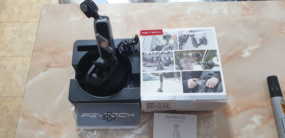 Camera Insta360 ONE X2, diverse accesorii.