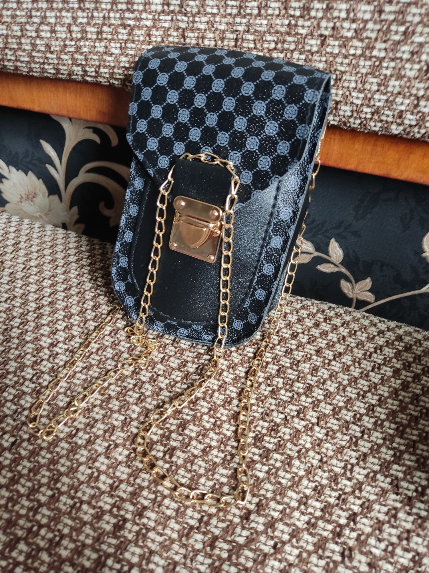 Шикарная сумка-мессенджер, очень вместительная Gucci