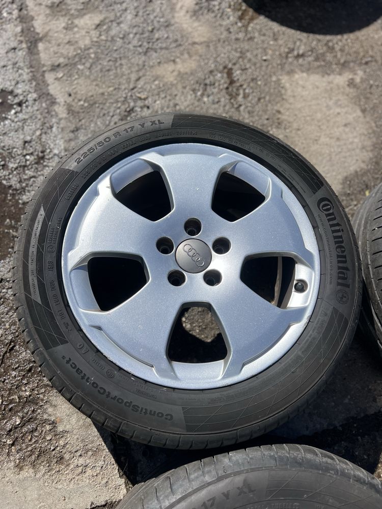 Лети джанти с гуми от Audi  225/50/17 . Continental dot 18 .Цена компл