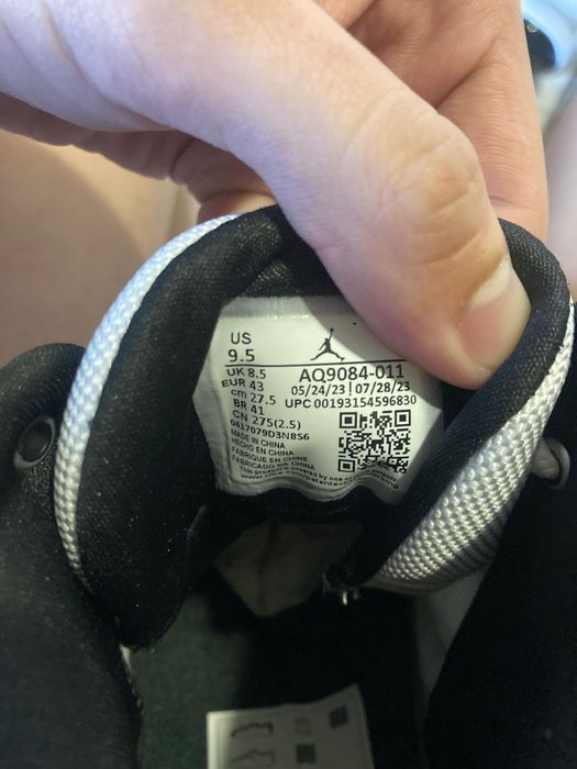 Jordan Aura Max precomanda