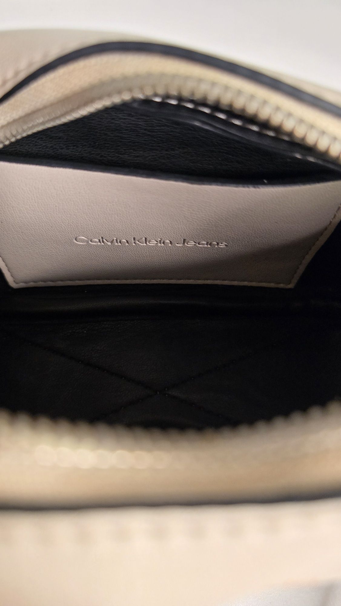 ОРИГИНАЛНА чанта Calvin Klein