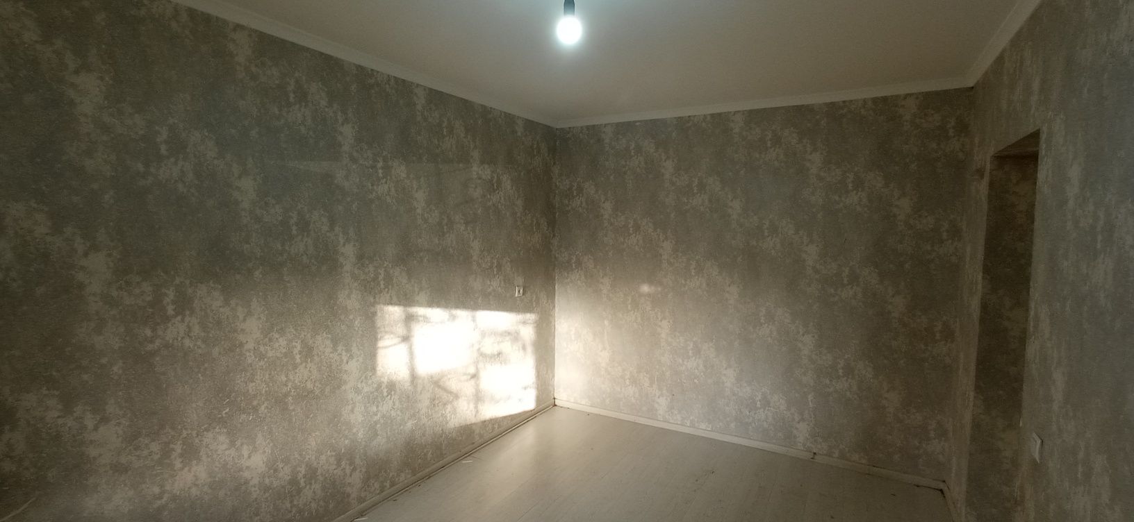 Продам 1. Ком. кв.Саракулька
