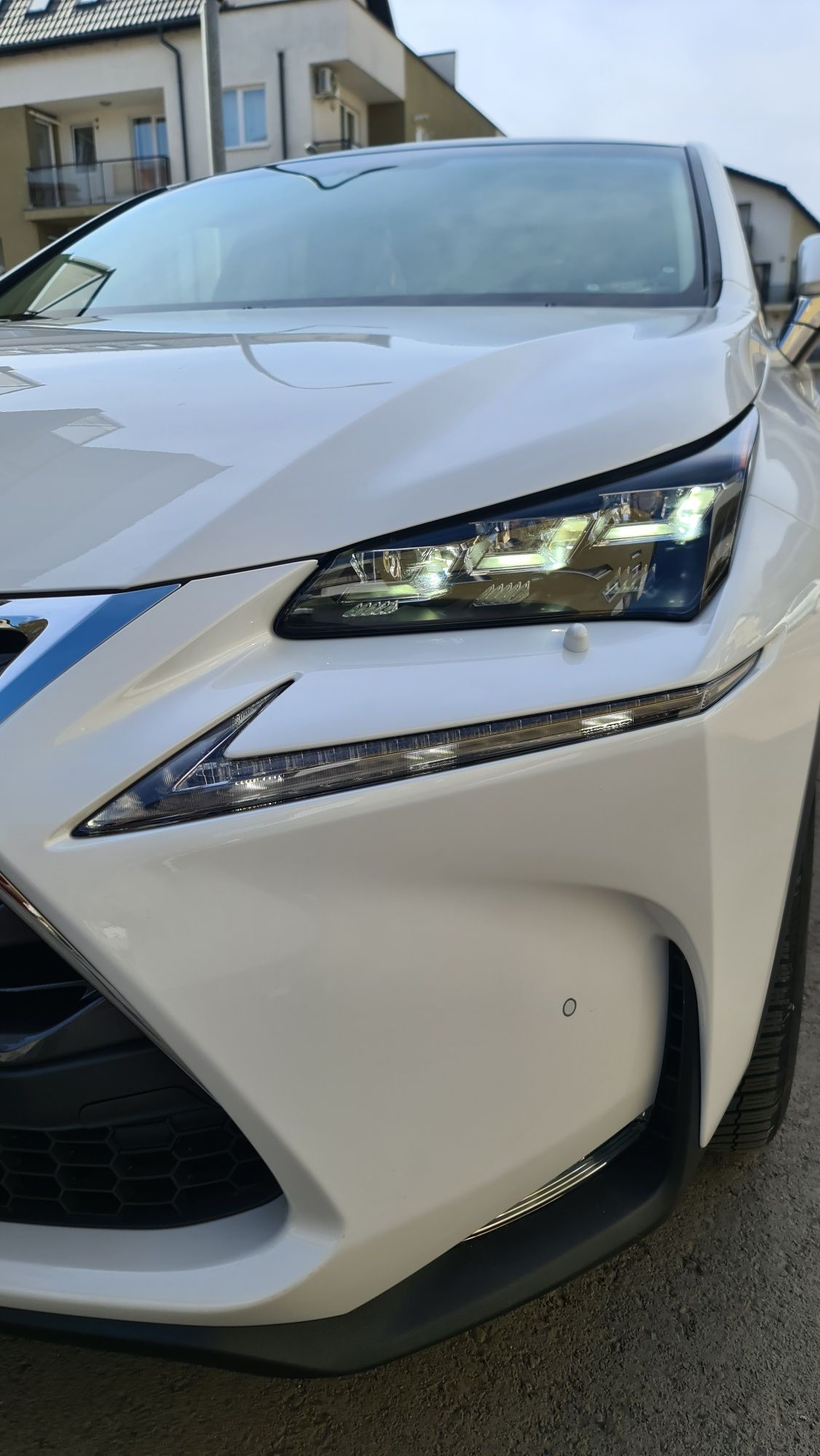 Vând Lexus nx 300