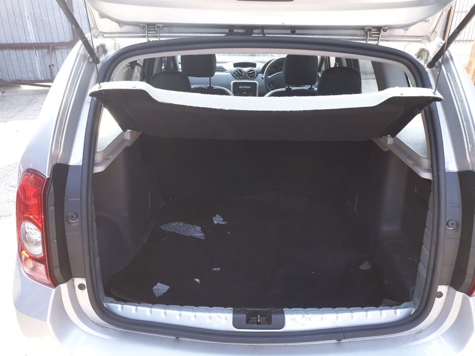 Dezmembrez Dacia Duster usi aripi haion capota