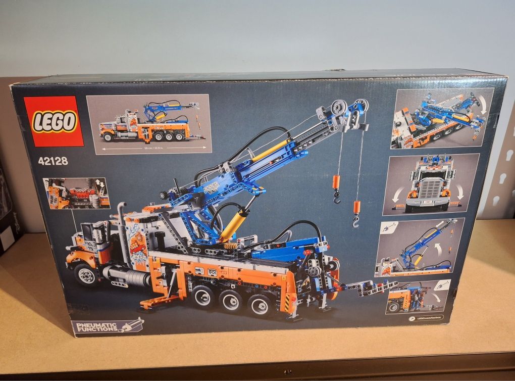 LEGO Technic 42128 Heavy-duty Tow Truck