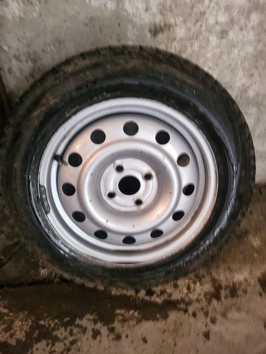 Комплект автошин с дисками 185/65r15 шипованные kia rio
